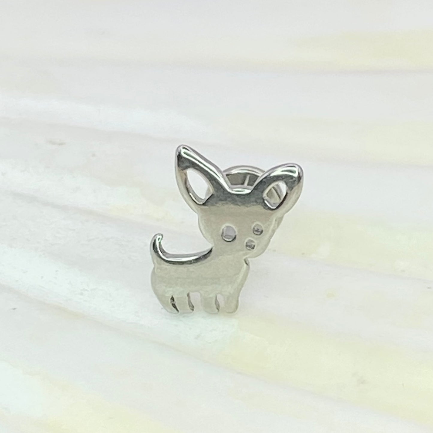 Little Dog, CHIHUAHUA Disc Top Internal Thread Medical grade titanium ASTM F136 Labret Stud Tragus Lobe Helix Flat size:1.2 x 6/8/10mm
