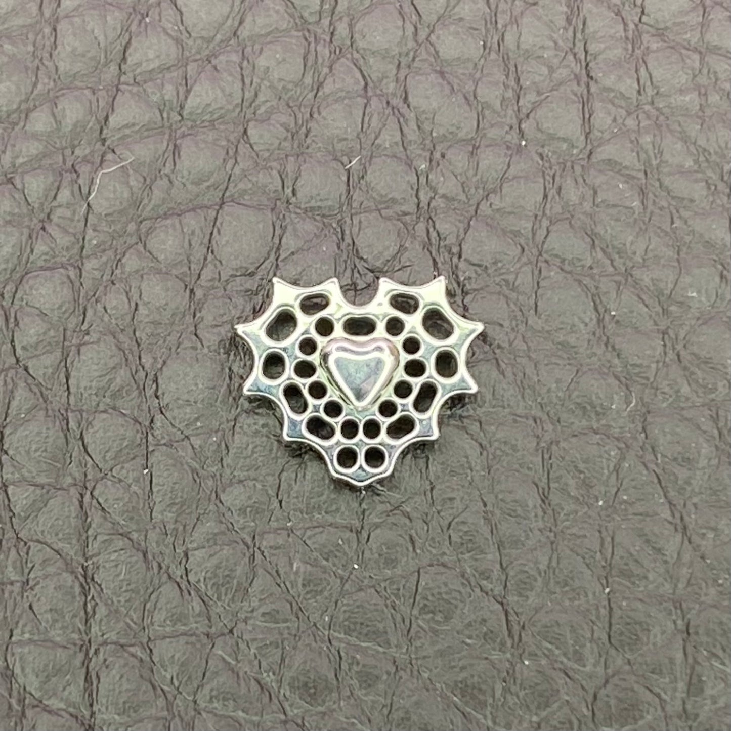 SACRED HEART Internal Thread Top Medical grade titanium ASTM F136 Labret Stud for Lobe Helix Tragus size: 1.2 x 8mm