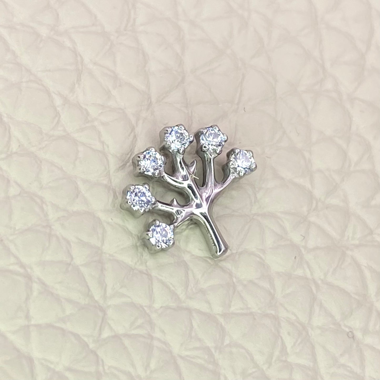 Mini TREE Top with Clear Gems Medical grade ASTM:F-136 titanium labret 1.2x8mm internal thread helix tragus flat ear lobe jewellery