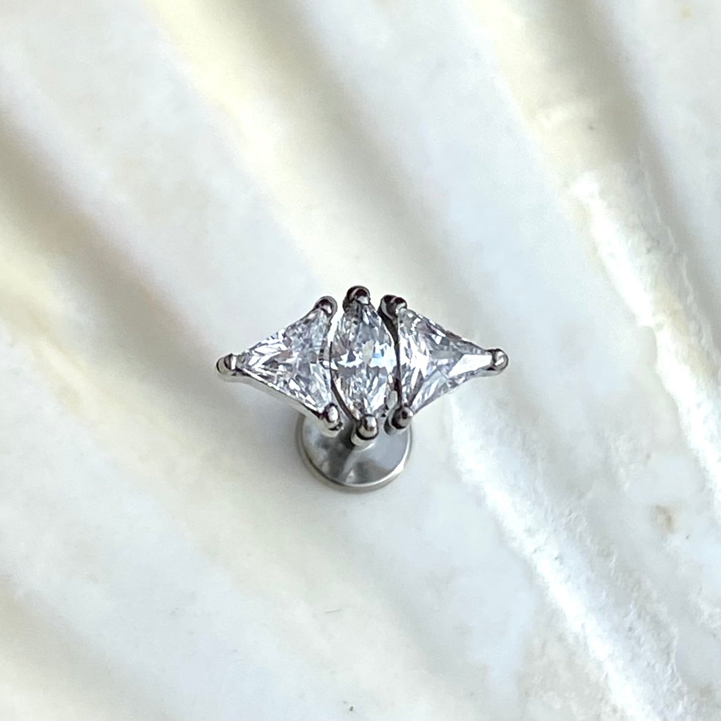 Double Triangle and Marquise Gem top Medical Grade ASTM F136 Titanium Internal Thread Labret Ear Jewellery Helix Tragus Lobe Cartilage Earring 1.2x8mm