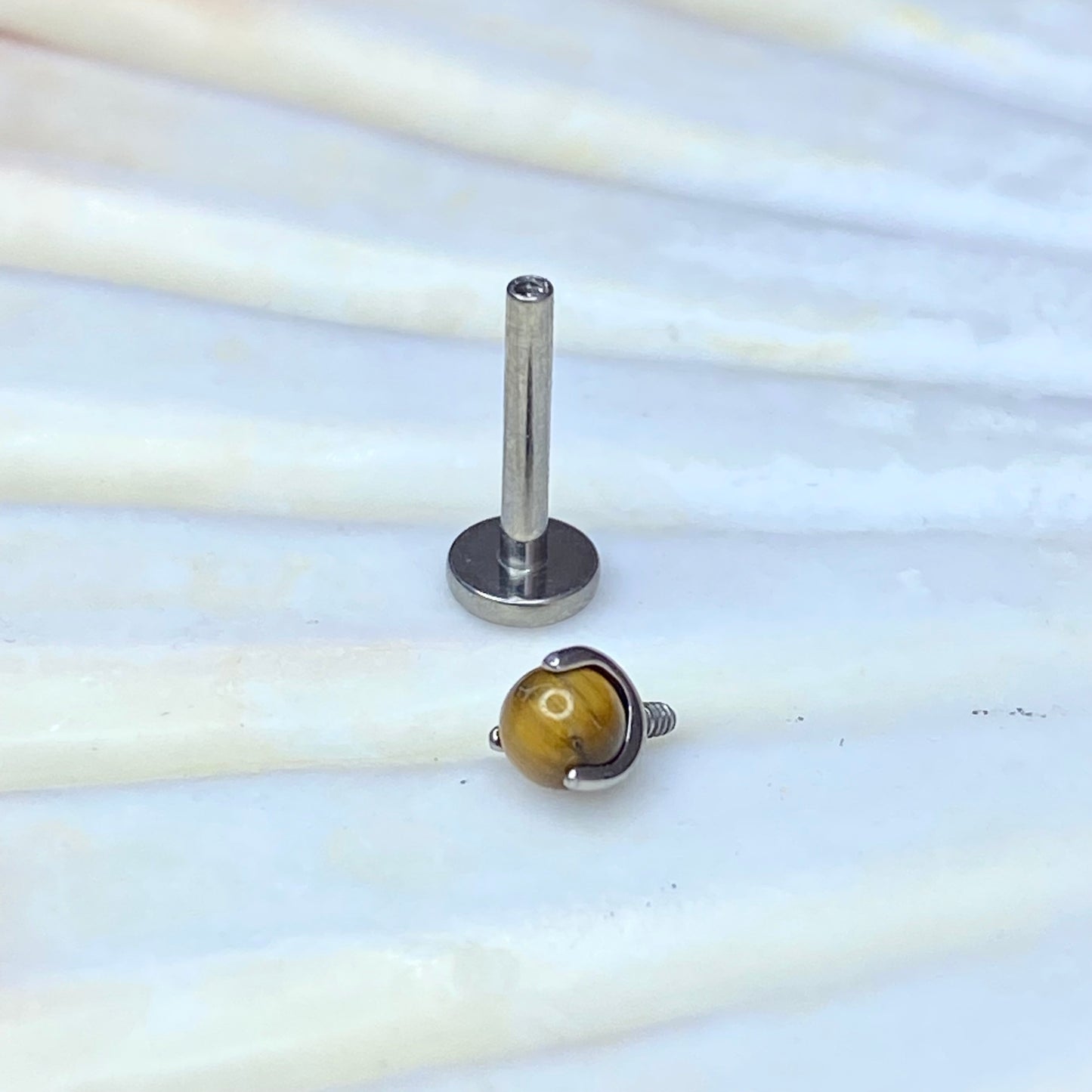 TIGER EYE Ball Top Medical grade Internal thread ASTM:F-136 titanium Labret, 1.2x6/8mm lobe helix cartilage tragus piercing jewellery