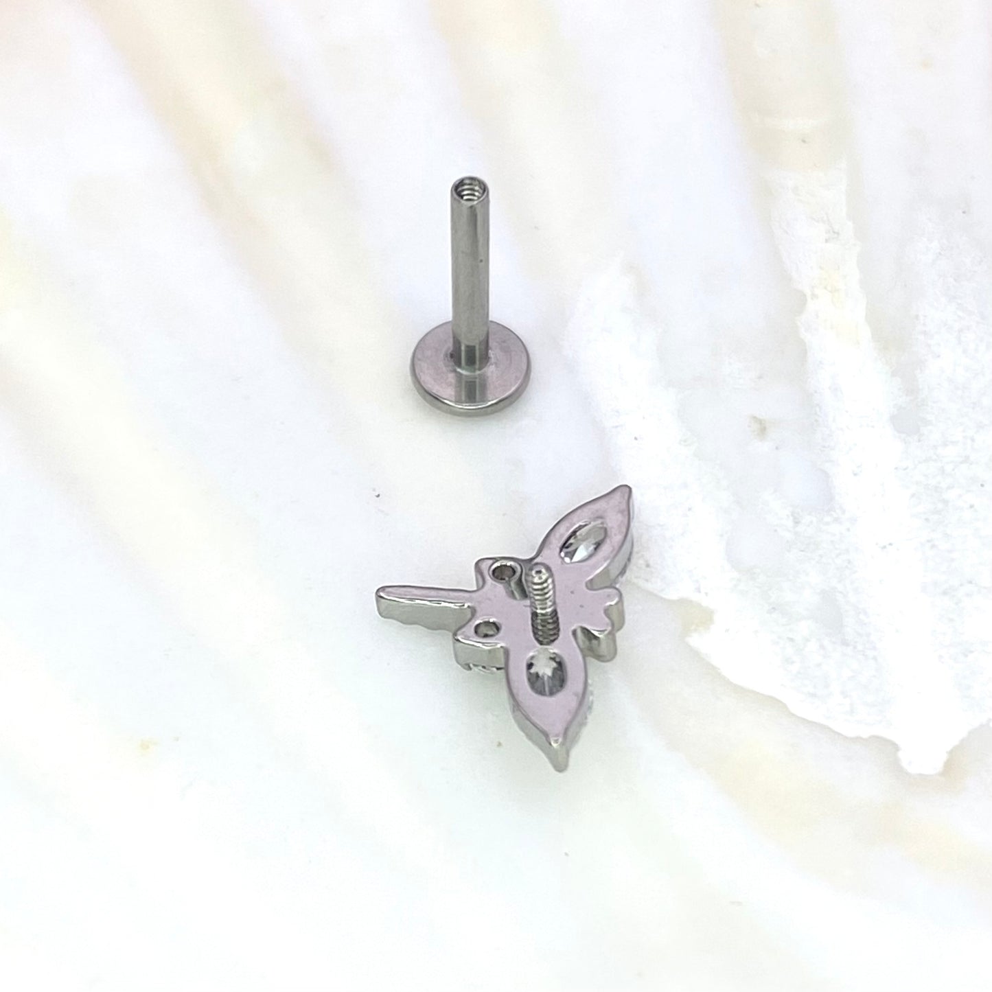 DELICATE DRAGONFLY Clear or Mystic Green Gem Top Internal Thread Medical grade titanium ASTM F136 Labret Stud Lobe Helix Flat jewellery, 1.2 x 6/8/10mm