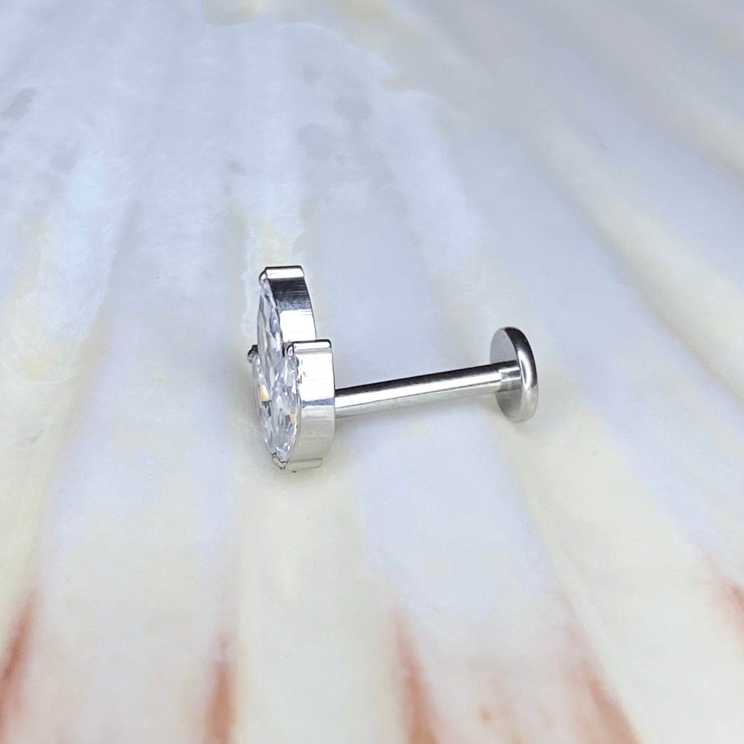 TRIPLE LEAF Clear Gem Top Medical Grade ASTM F136 Titanium Internal Thread Labret Ear Jewellery Helix Tragus Cartilage Earring 1.2x6/8/10mm