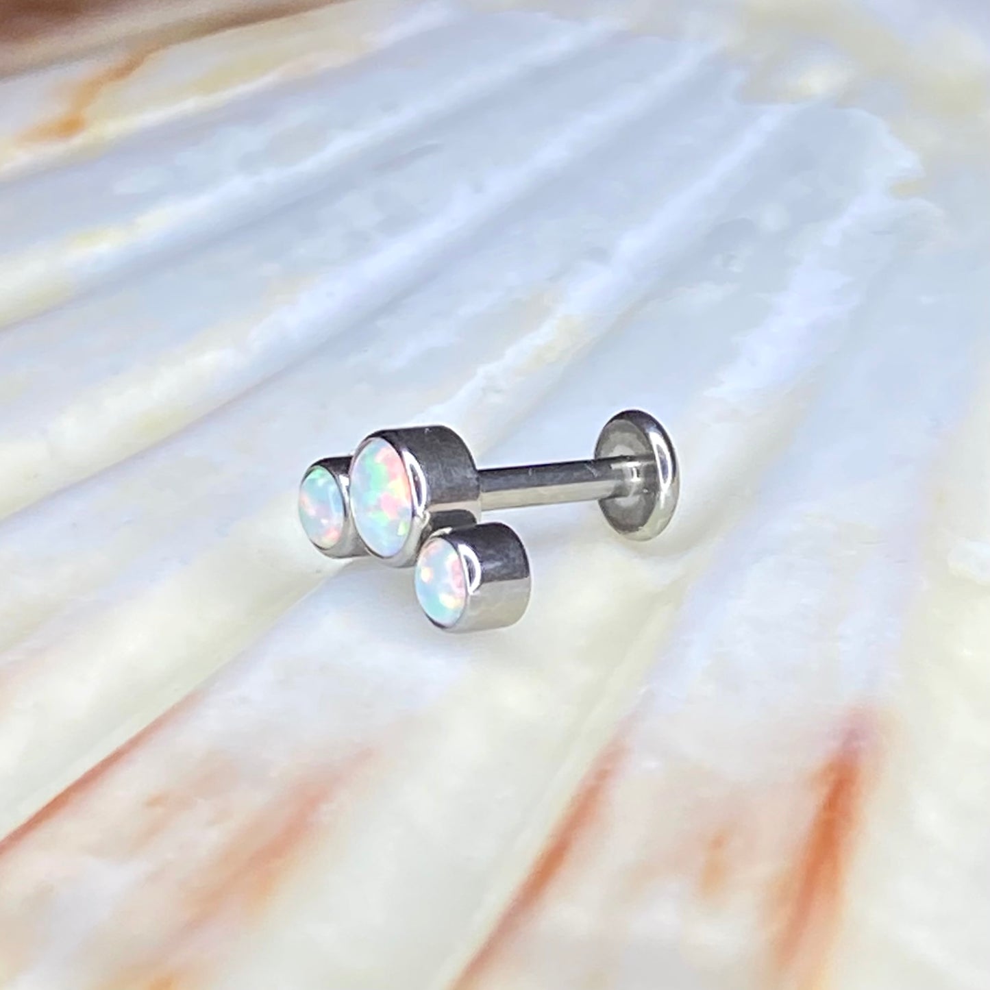 WHITE OPAL TRIPLE Gem Cluster Top Medical Grade ASTM F136 Titanium Internal Thread Labret Ear Jewellery Helix Tragus Lobe Cartilage Earring 1.2x6mm