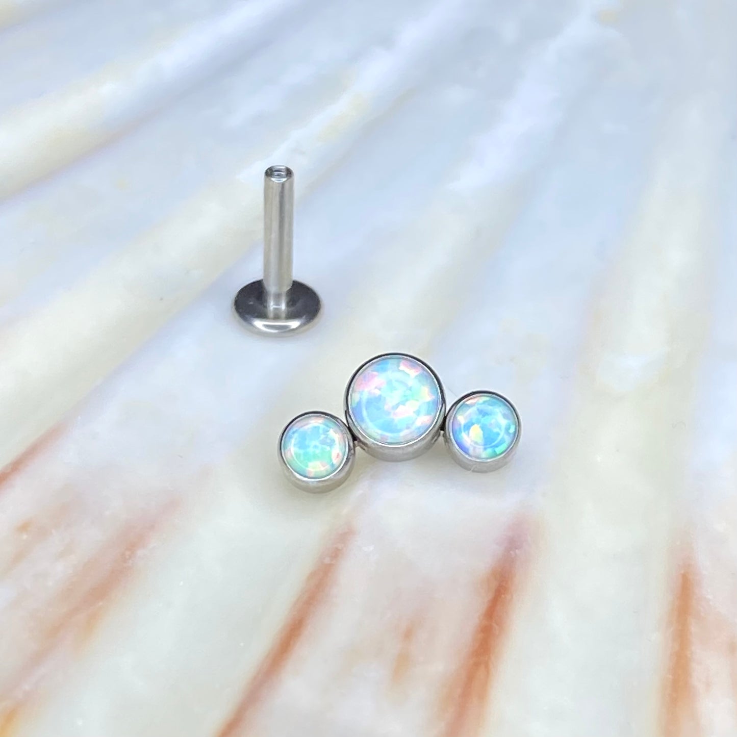 WHITE OPAL TRIPLE Gem Cluster Top Medical Grade ASTM F136 Titanium Internal Thread Labret Ear Jewellery Helix Tragus Lobe Cartilage Earring 1.2x6mm