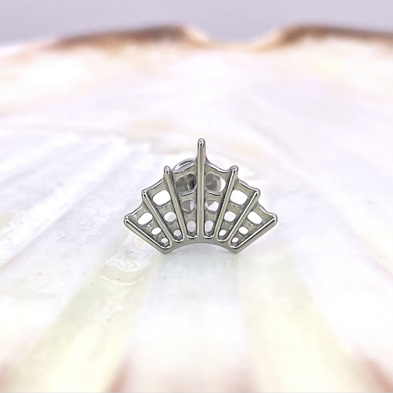 SPIDER WEB Disc Top Internal Thread Medical grade titanium ASTM F136 Labret Stud Lobe Helix Flat Piercing jewellery size:1.2 x 8mm