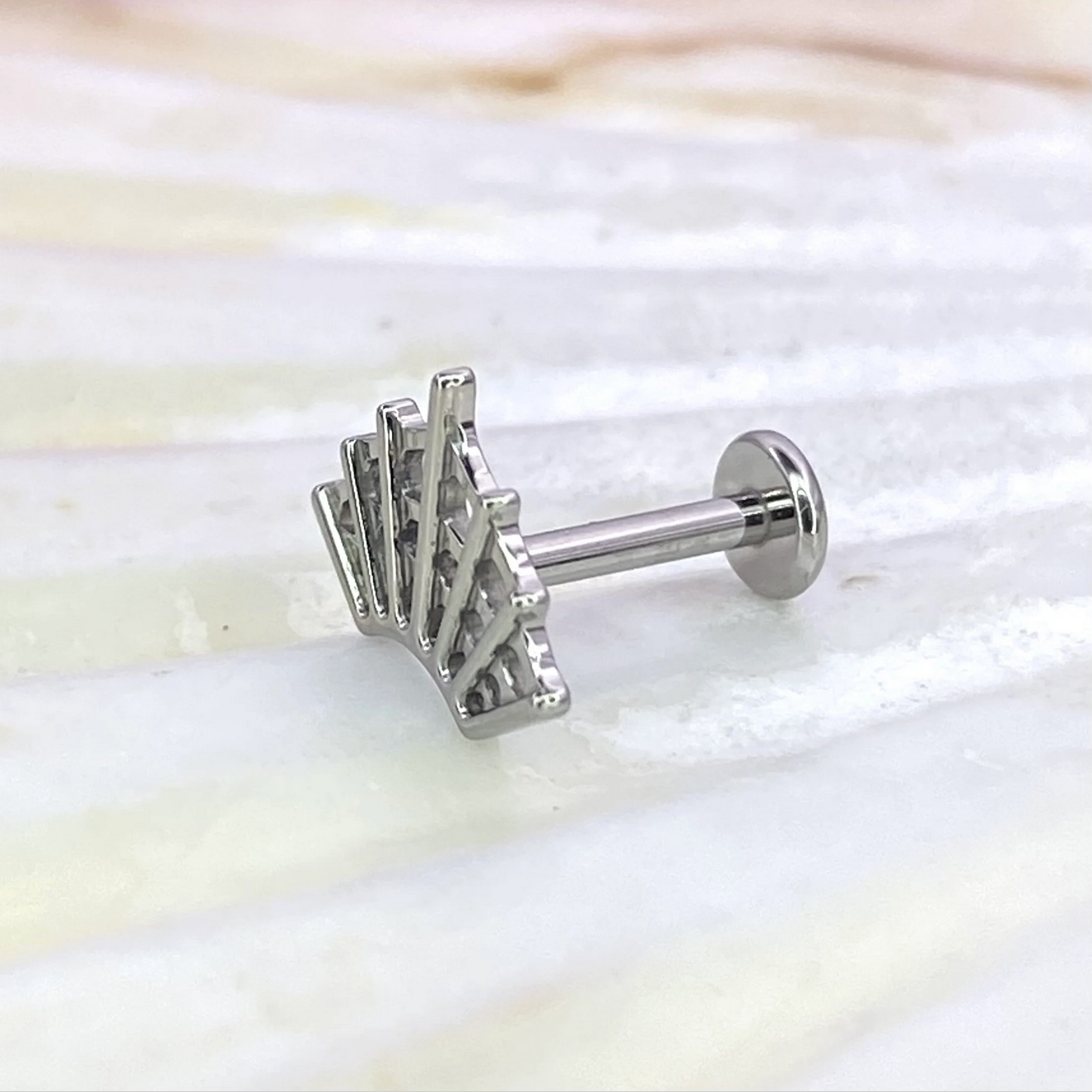 SPIDER WEB Disc Top Internal Thread Medical grade titanium ASTM F136 Labret Stud Lobe Helix Flat Piercing jewellery size:1.2 x 8mm