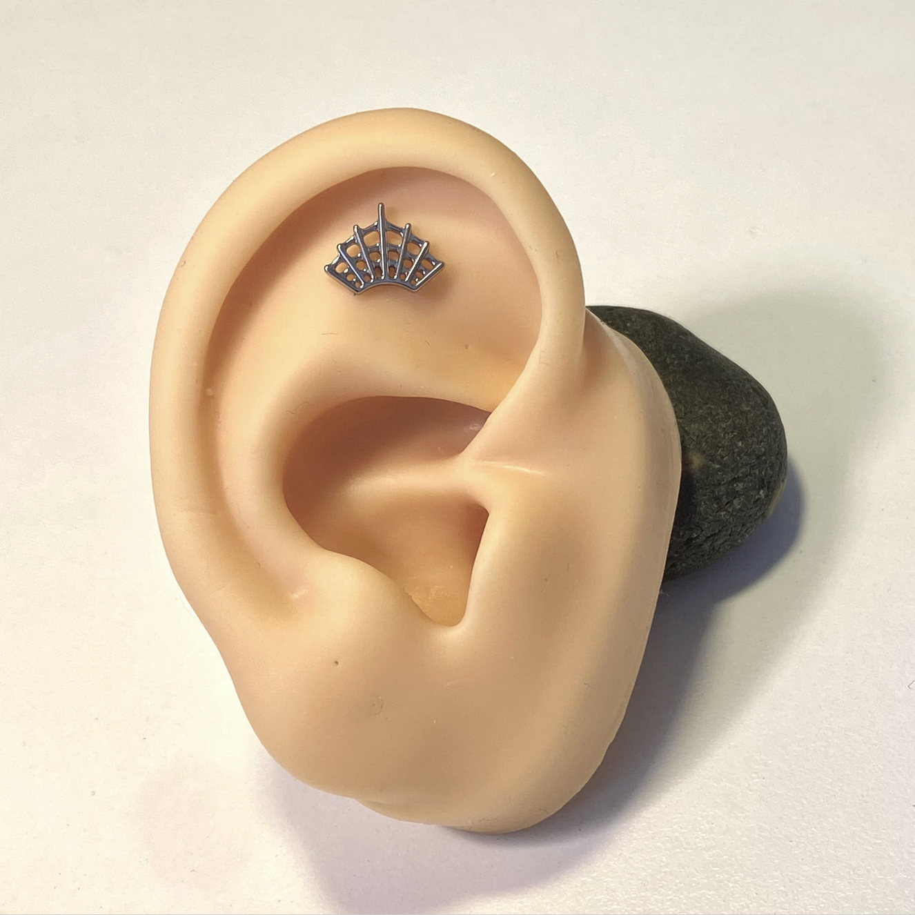 SPIDER WEB Disc Top Internal Thread Medical grade titanium ASTM F136 Labret Stud Lobe Helix Flat Piercing jewellery size:1.2 x 8mm