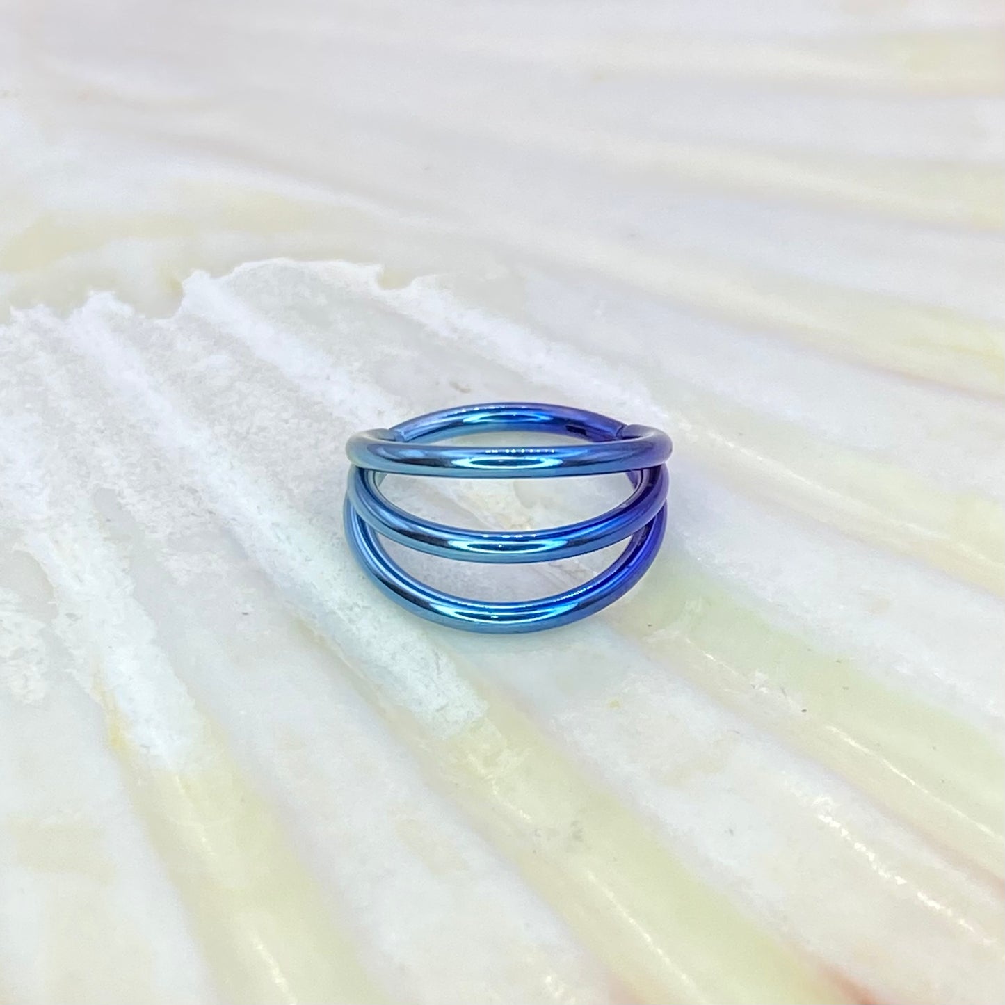 BLUE GRADIENT Anodized Medical Grade ASTM F-136 Titanium Triple Band Hinged Ring Clicker Hoop Cartilage Lobe Piercing size: 1.2x6/8/10/12mm