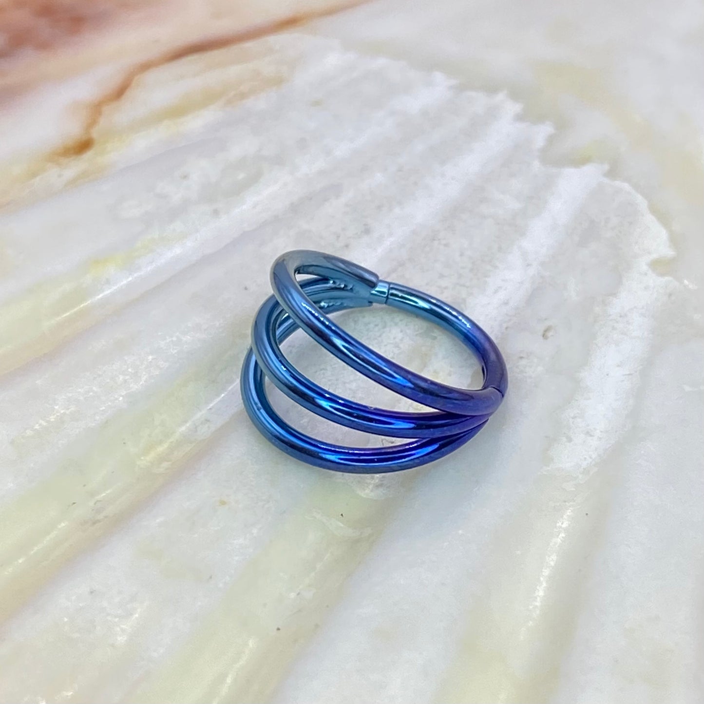 BLUE GRADIENT Anodized Medical Grade ASTM F-136 Titanium Triple Band Hinged Ring Clicker Hoop Cartilage Lobe Piercing size: 1.2x6/8/10/12mm