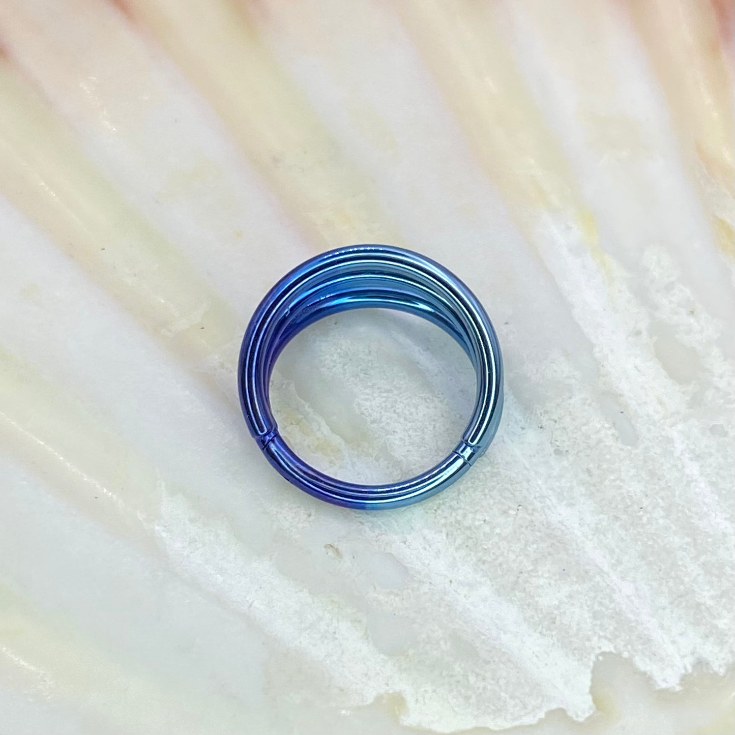 BLUE GRADIENT Anodized Medical Grade ASTM F-136 Titanium Triple Band Hinged Ring Clicker Hoop Cartilage Lobe Piercing size: 1.2x6/8/10/12mm