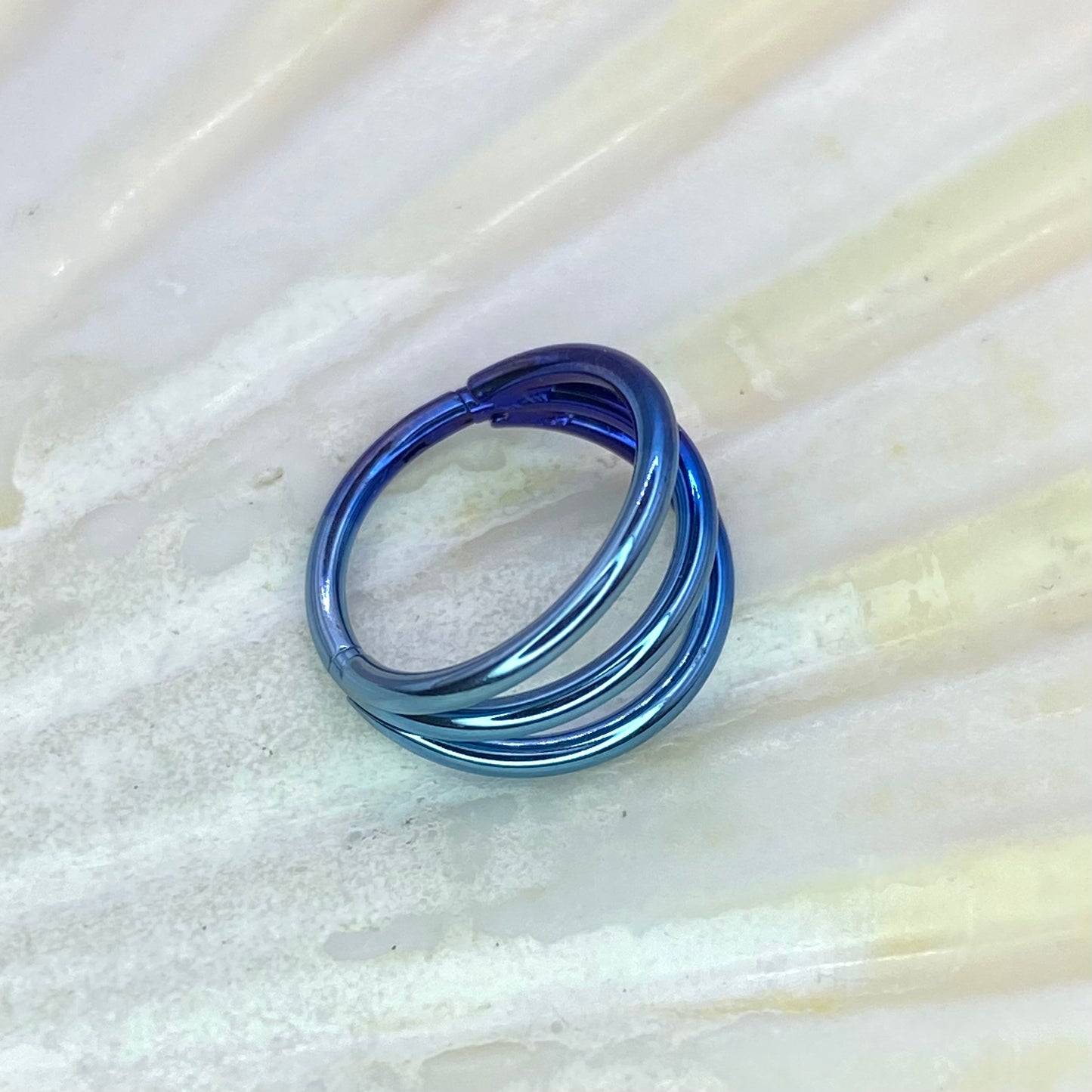 BLUE GRADIENT Anodized Medical Grade ASTM F-136 Titanium Triple Band Hinged Ring Clicker Hoop Cartilage Lobe Piercing size: 1.2x6/8/10/12mm