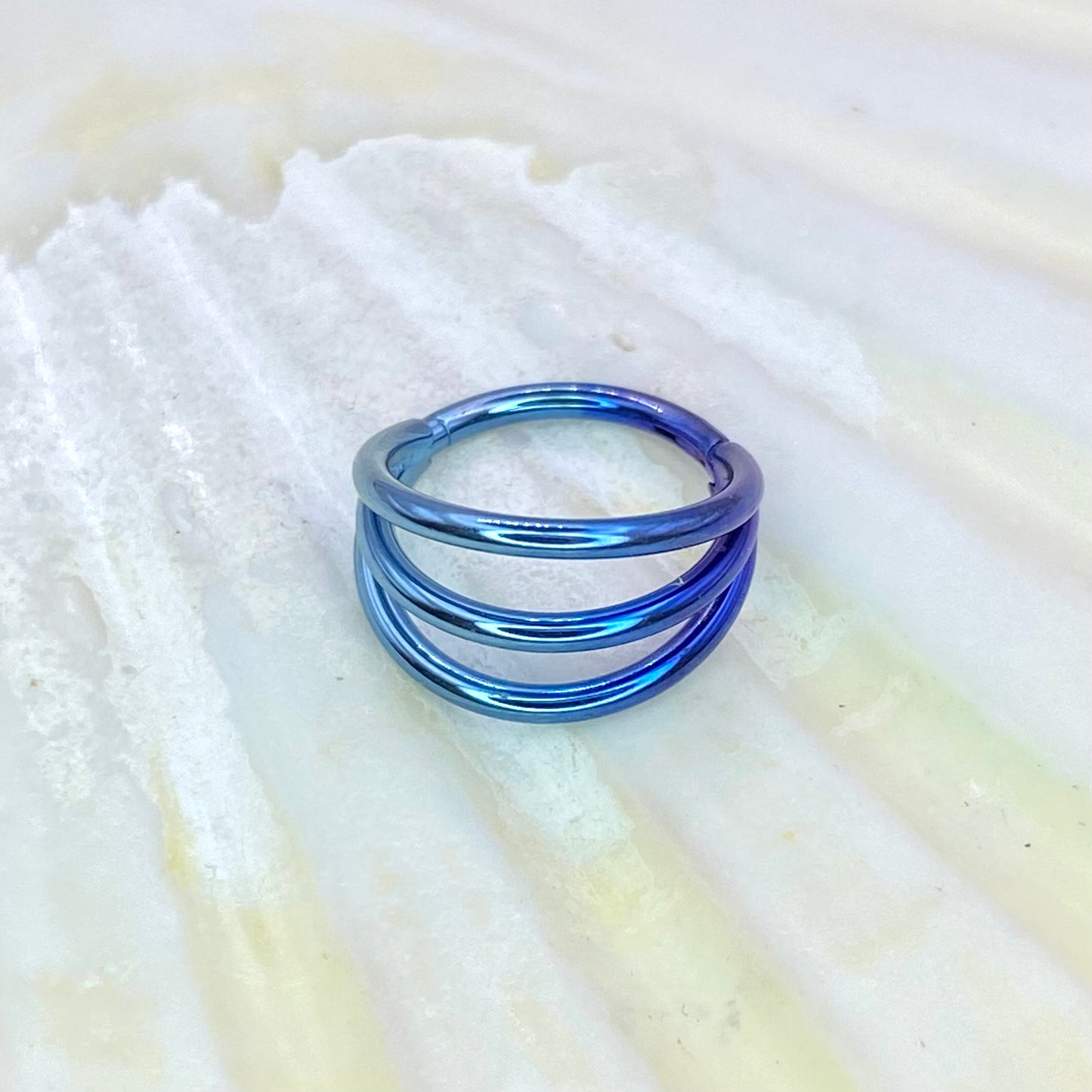 BLUE GRADIENT Anodized Medical Grade ASTM F-136 Titanium Triple Band Hinged Ring Clicker Hoop Cartilage Lobe Piercing size: 1.2x6/8/10/12mm