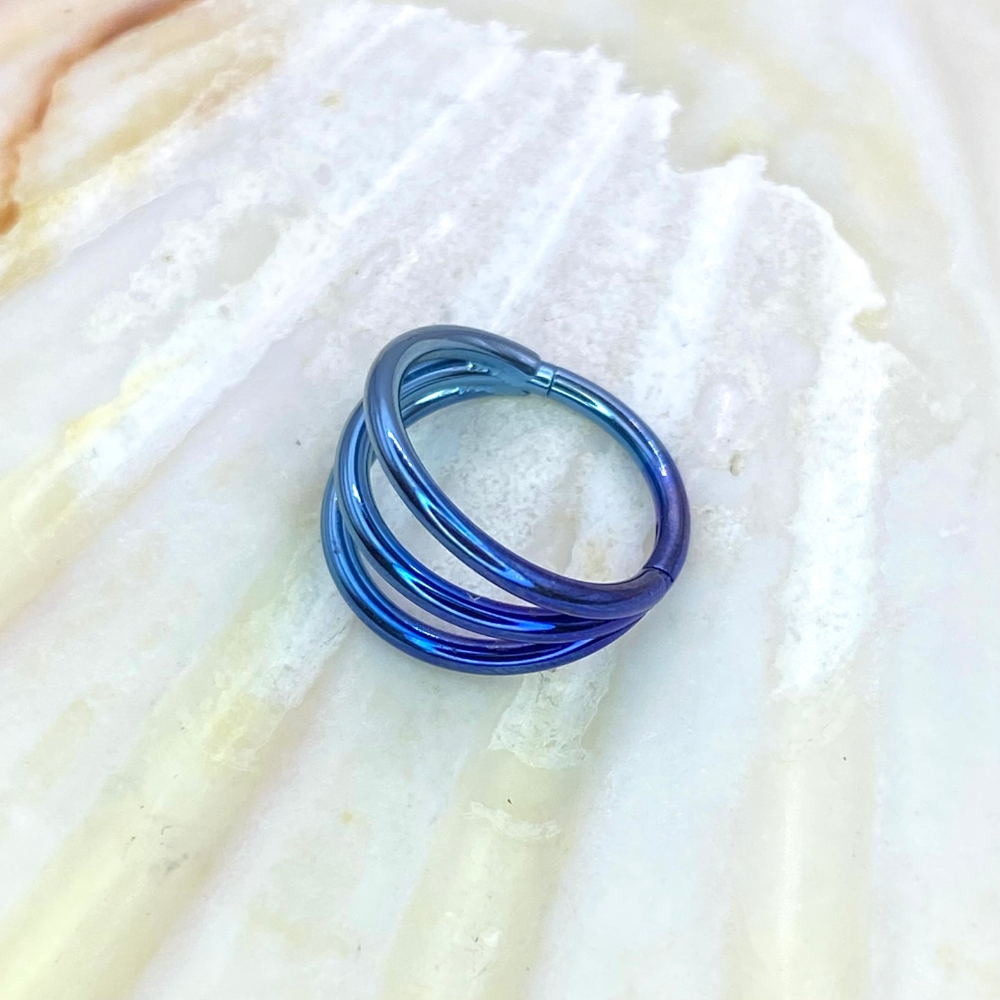 BLUE GRADIENT Anodized Medical Grade ASTM F-136 Titanium Triple Band Hinged Ring Clicker Hoop Cartilage Lobe Piercing size: 1.2x6/8/10/12mm