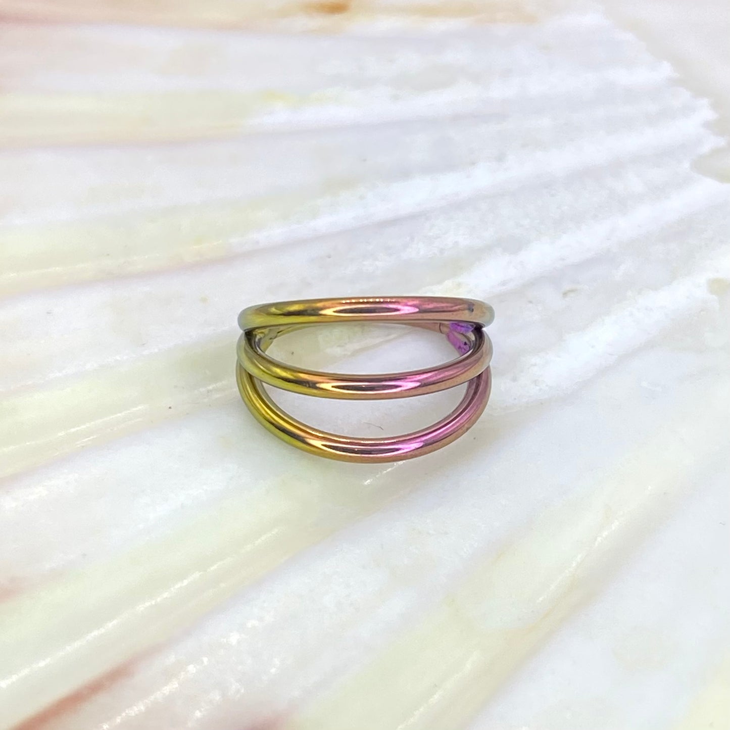 Gold to Pink GRADIENT Anodized Medical Grade ASTM F-136 Titanium Triple Band Hinged Ring Clicker Hoop Cartilage Lobe Piercing size: 1.2x6/8/10/12mm