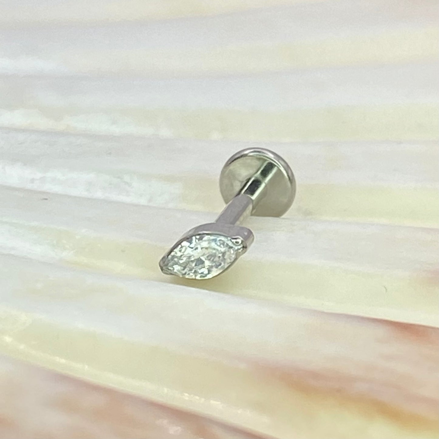 SINGLE Marquise Clear/Pink/Blue/Green Gem Top Medical Grade ASTM F136 Titanium Internal Thread Labret Ear Jewellery Helix Tragus Cartilage Earring 1.2x6/8mm