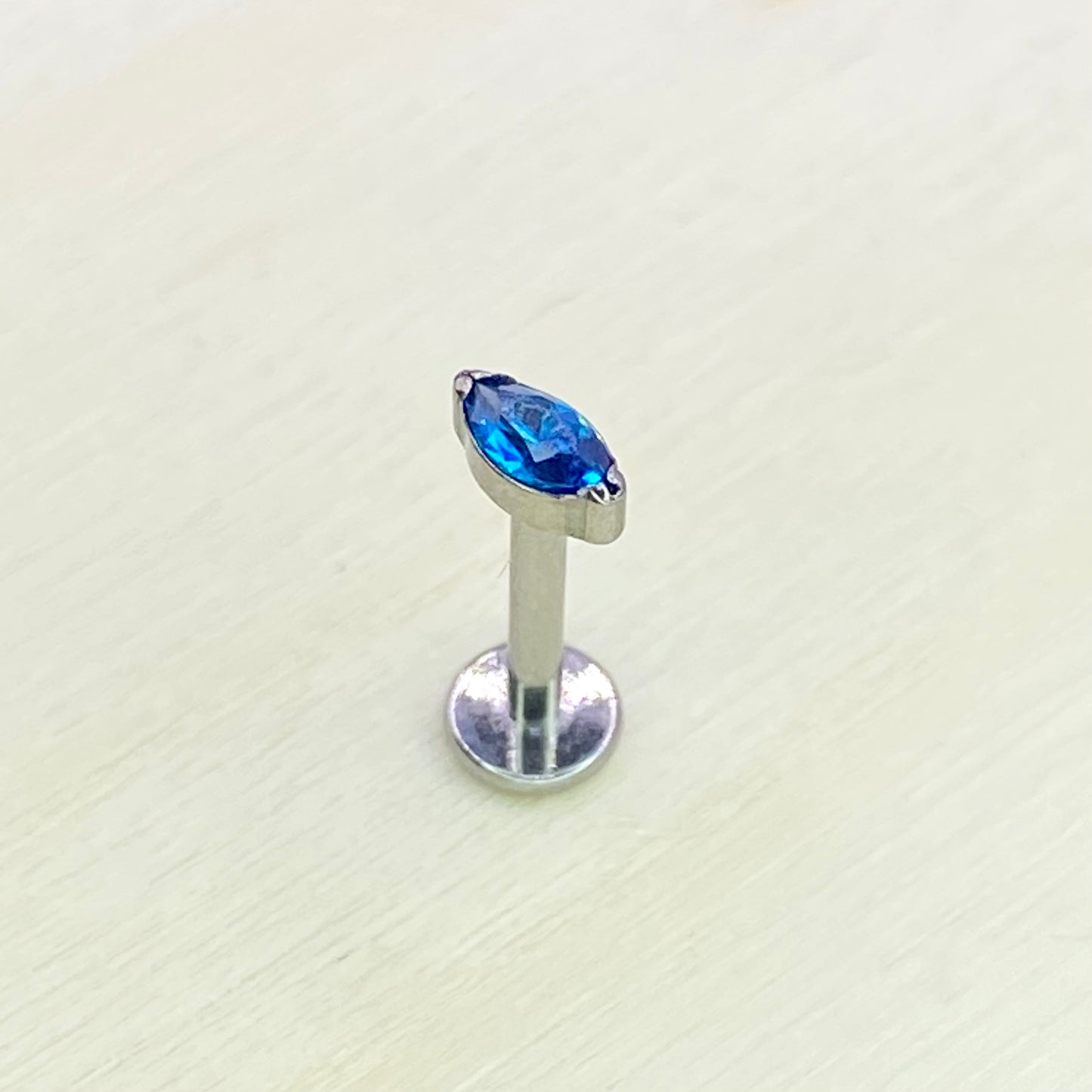SINGLE Marquise Clear/Pink/Blue/Green Gem Top Medical Grade ASTM F136 Titanium Internal Thread Labret Ear Jewellery Helix Tragus Cartilage Earring 1.2x6/8mm
