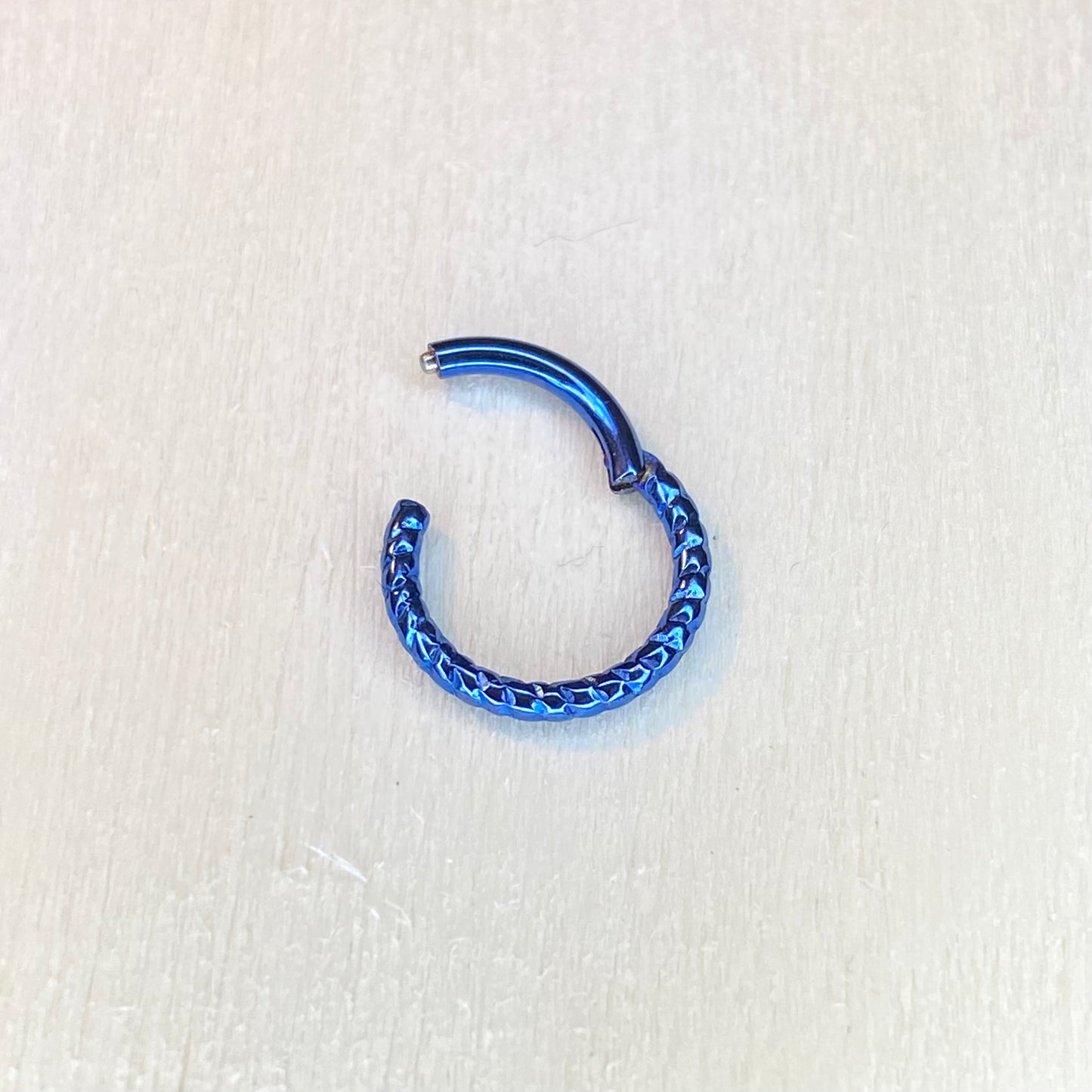 BLUE Anodized Twisted Rope Style Medical Grade ASTM F-136 Titanium Hinged Ring Clicker Hoop Helix Cartilage Lobe Septum Hoop size:1.2x8mm