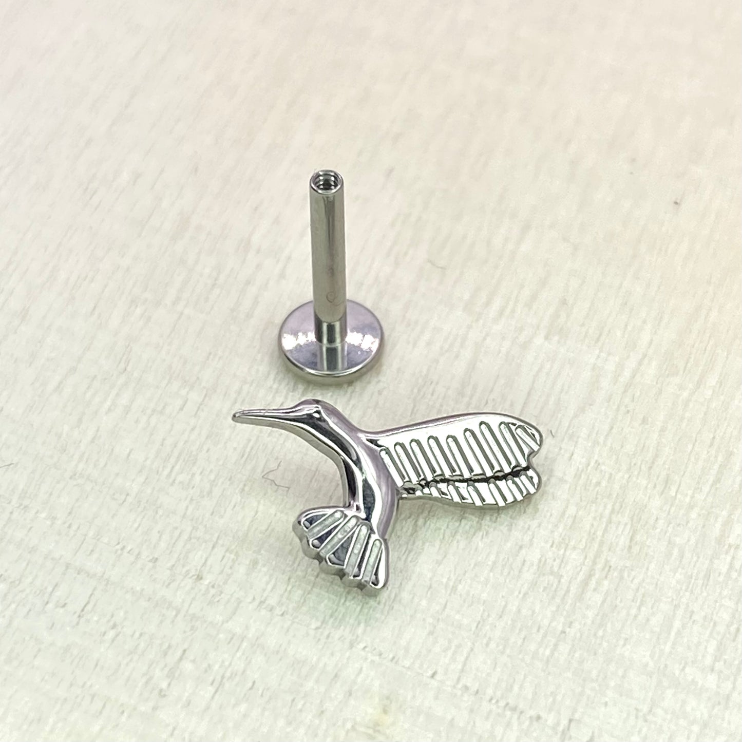 Detailed HUMMINGBIRD Top Implant Grade ASTM:F-136 Titanium Labret 1.2x6/8/10mm Earring Internal Thread Cartilage Helix stud