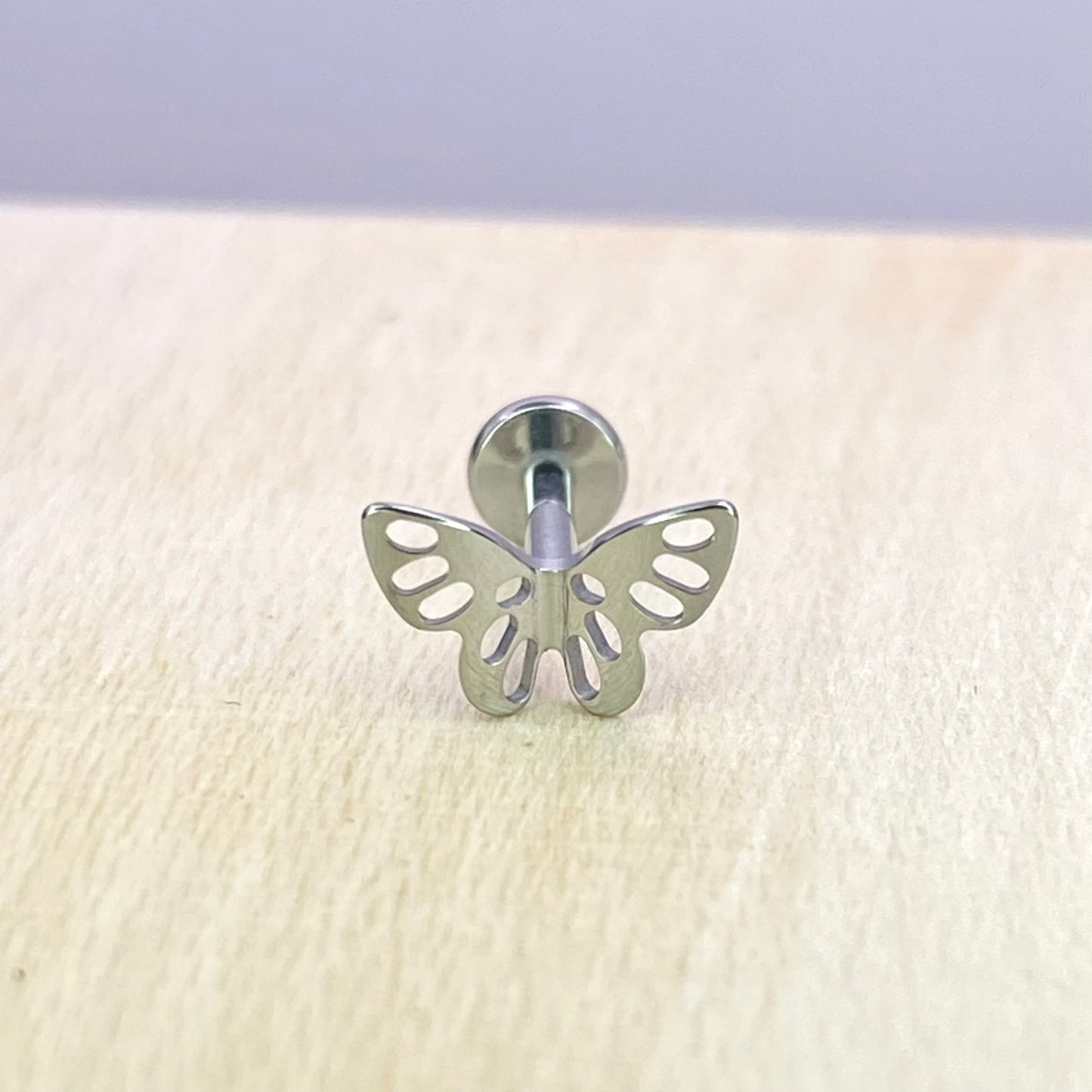 3D BUTTERFLY Medical grade ASTM:F-136 titanium labret 1.2x8mm Internal thread conch,helix,tragus,ear lobe flat jewellery