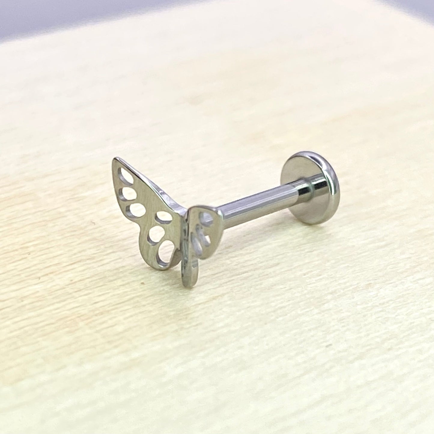 3D BUTTERFLY Medical grade ASTM:F-136 titanium labret 1.2x8mm Internal thread conch,helix,tragus,ear lobe flat jewellery