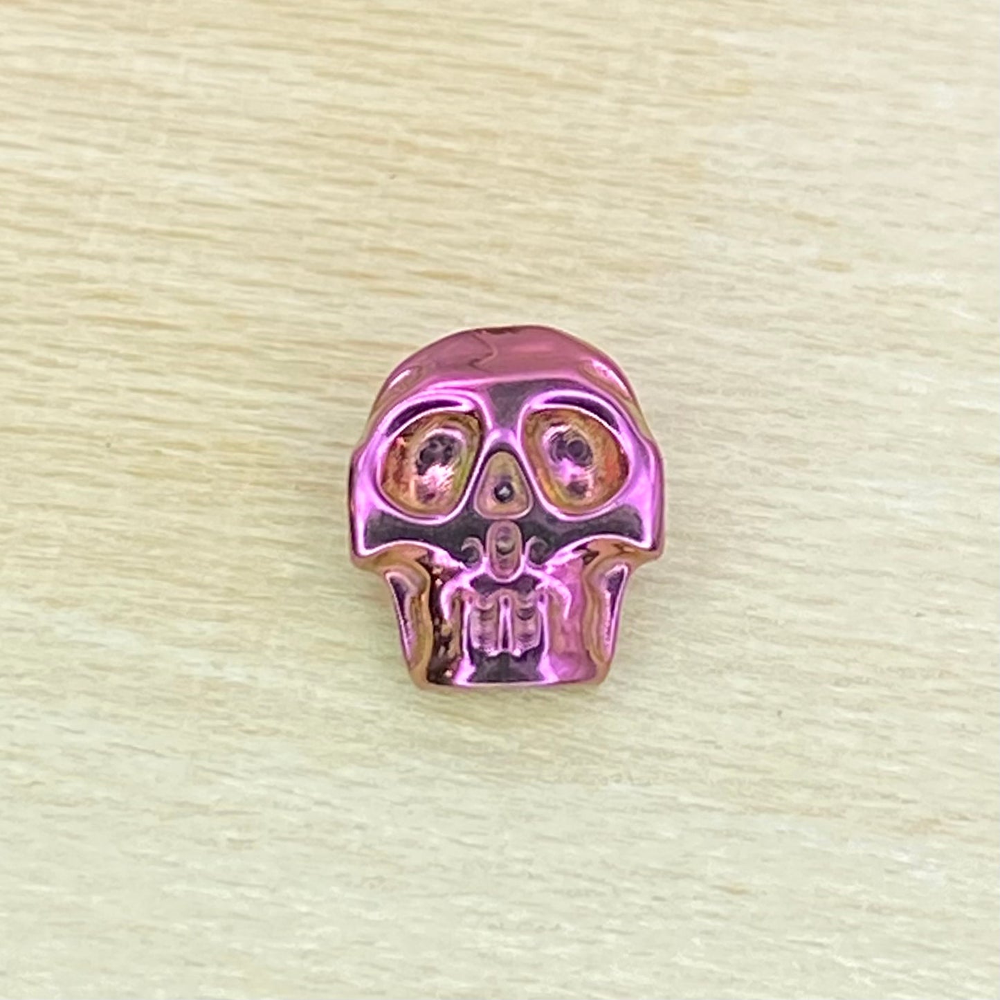 PINK Anodized Skull Disc Top ASTM F-136 Medical Grade Titanium Labret 1.2x8mm Internal Thread Conch Helix Tragus Lobe Earring (Copy)