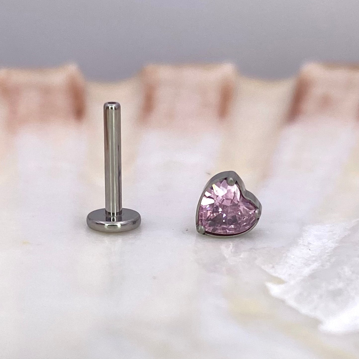 PINK HEART Gem Top Push Pin Medical grade ASTM:F-136 titanium labret 1.2x8mm conch helix tragus ear lobe flat jewellery