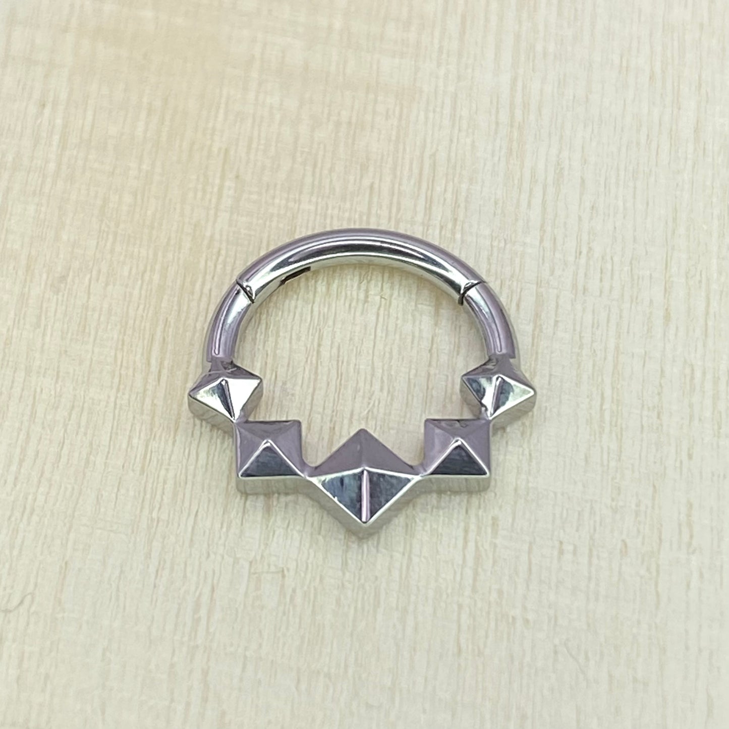 5 PYRAMIDS Forward Facing Titanium Clicker Hoop for Septum, Daith and Cartilage Piercings