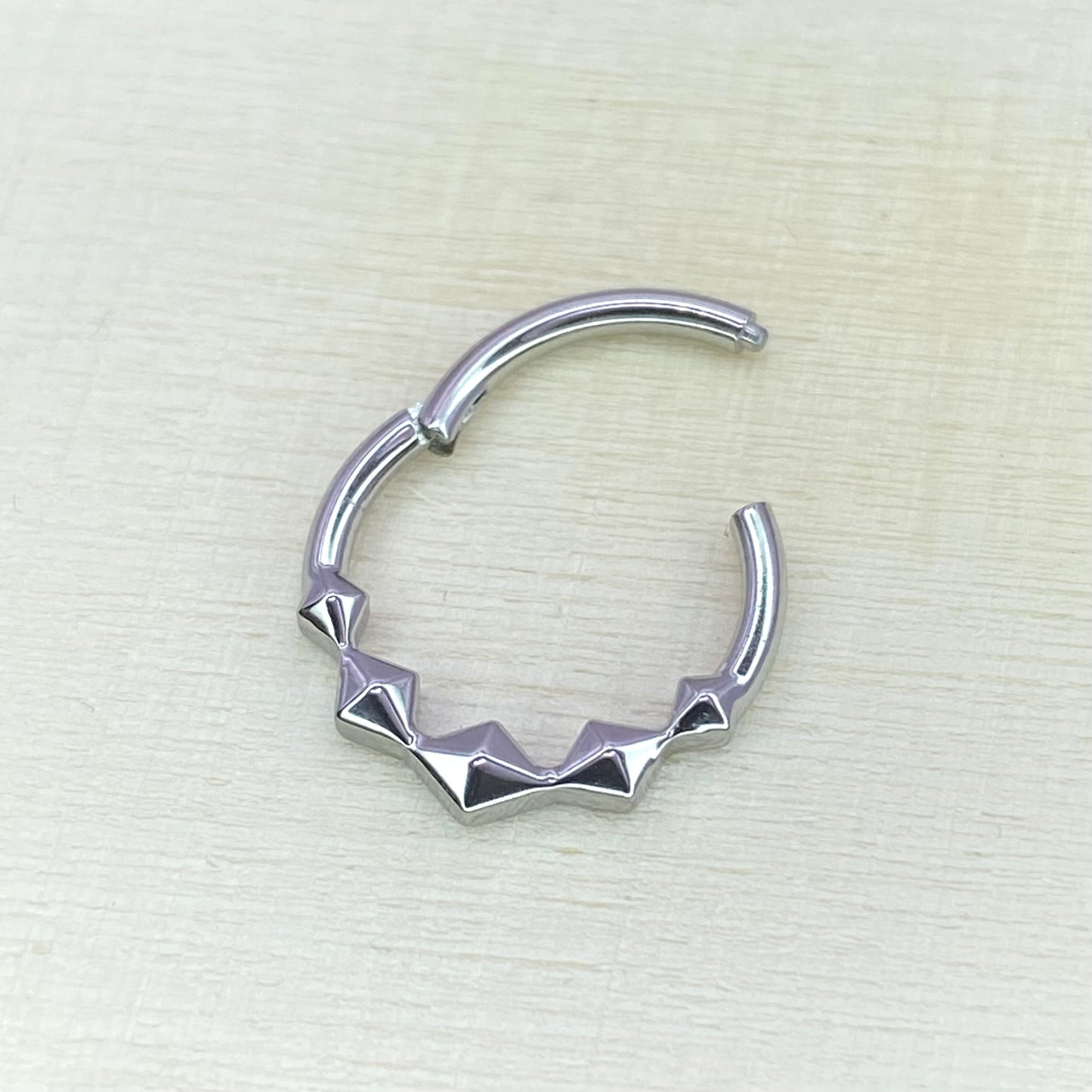 5 SMALL PYRAMIDS Forward Facing Titanium Clicker Hoop for Septum, Daith and Cartilage Piercings