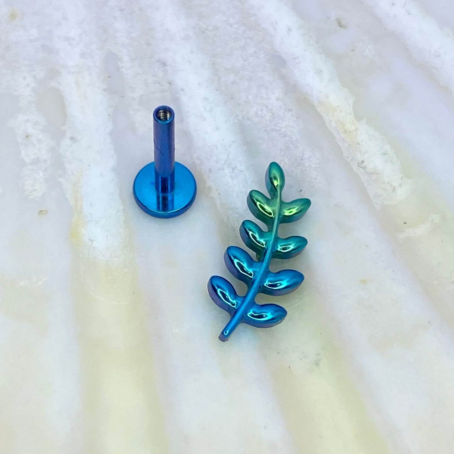 Teal To Green Gradient Anodized Leafy Branch top Medical grade Internal thread ASTMF-136 titanium Labret 1.2x8mm helix cartilage tragus studLobe Helix Flat Piercing Jewellery size:1.2 x 8mm