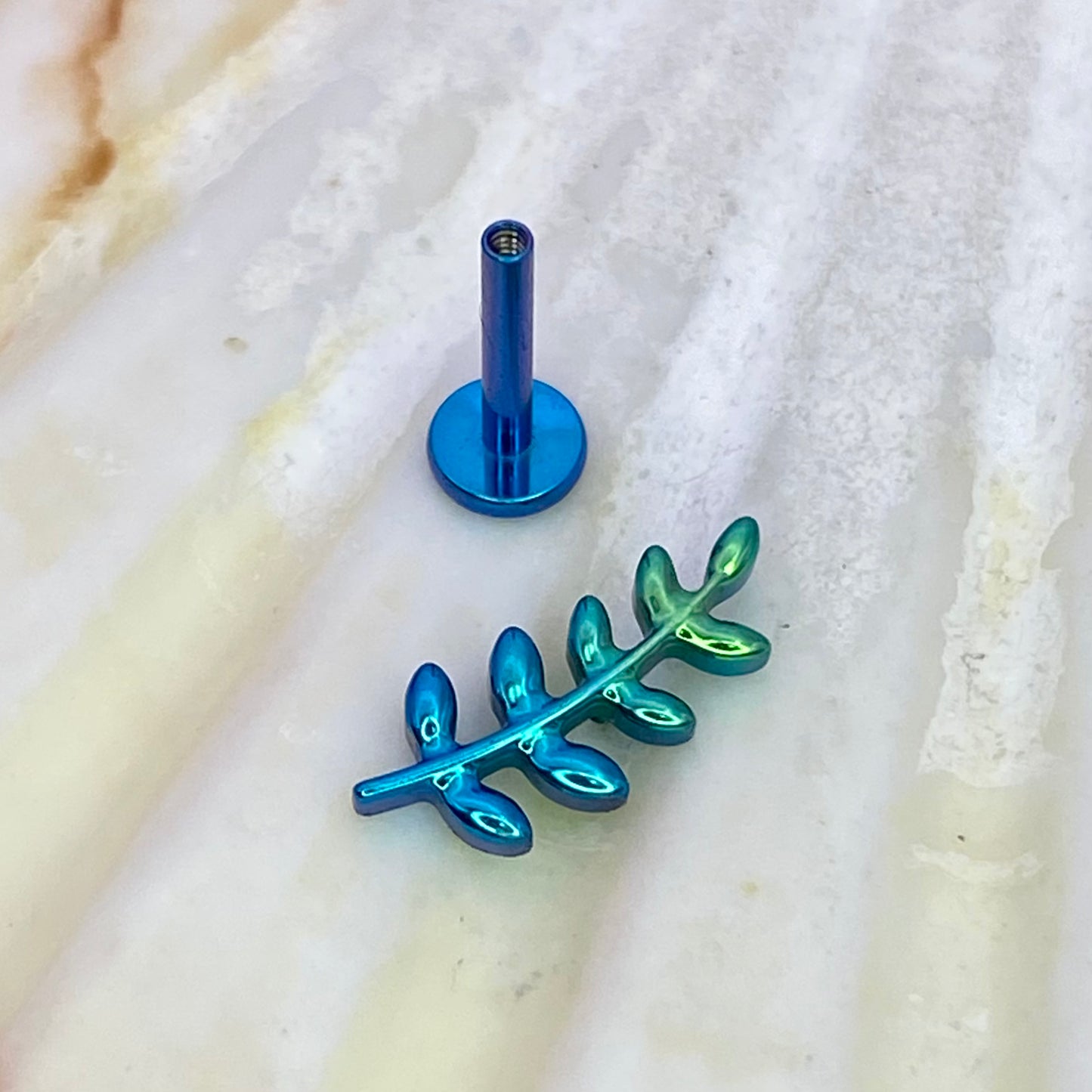 Teal To Green Gradient Anodized Leafy Branch top Medical grade Internal thread ASTMF-136 titanium Labret 1.2x8mm helix cartilage tragus studLobe Helix Flat Piercing Jewellery size:1.2 x 8mm