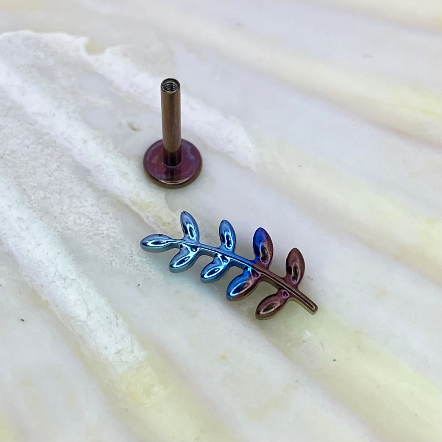 Eggplant to Sky Blue Gradient Anodized Leafy Branch top labret, Internal thread ASTMF-136 titanium 1.2x8mm helix cartilage tragus stud