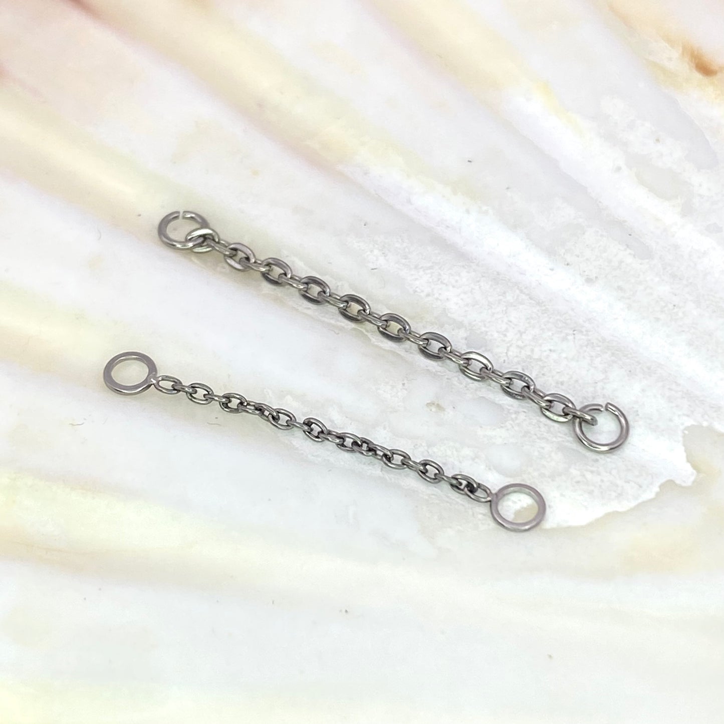 CHAIN CHARM Titanium Attachment, Add to hoops or studs by joining them together or use as a charm for 1.0/1.2/1.6mm bars, various lengths