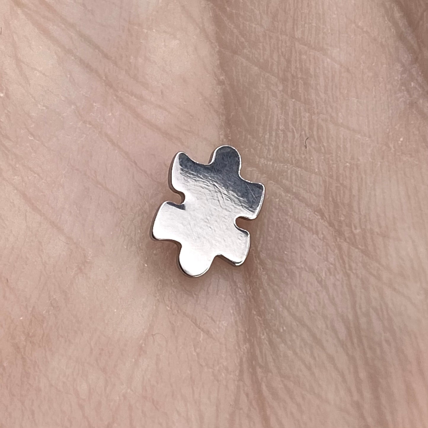 PUZZLE Piece Shape Disc Top Medical grade ASTM:F-136 titanium labret 1.2x6/8/10mm internal thread conch helix tragus flat ear lobe jewellery