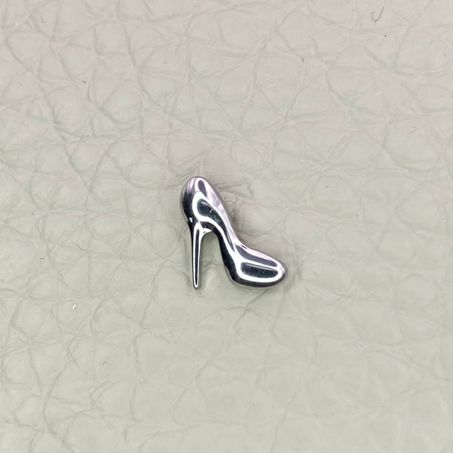 HIGH HEEL Top Medical grade ASTM:F-136 titanium labret 1.2x8mm internal thread helix tragus flat ear lobe jewellery