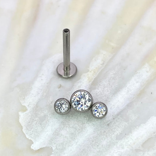 CLEAR TRIPLE GEM Cluster Top Medical Grade ASTM F136 Titanium Internal Thread Labret Ear Jewellery Helix Tragus Lobe Cartilage Earring 16g