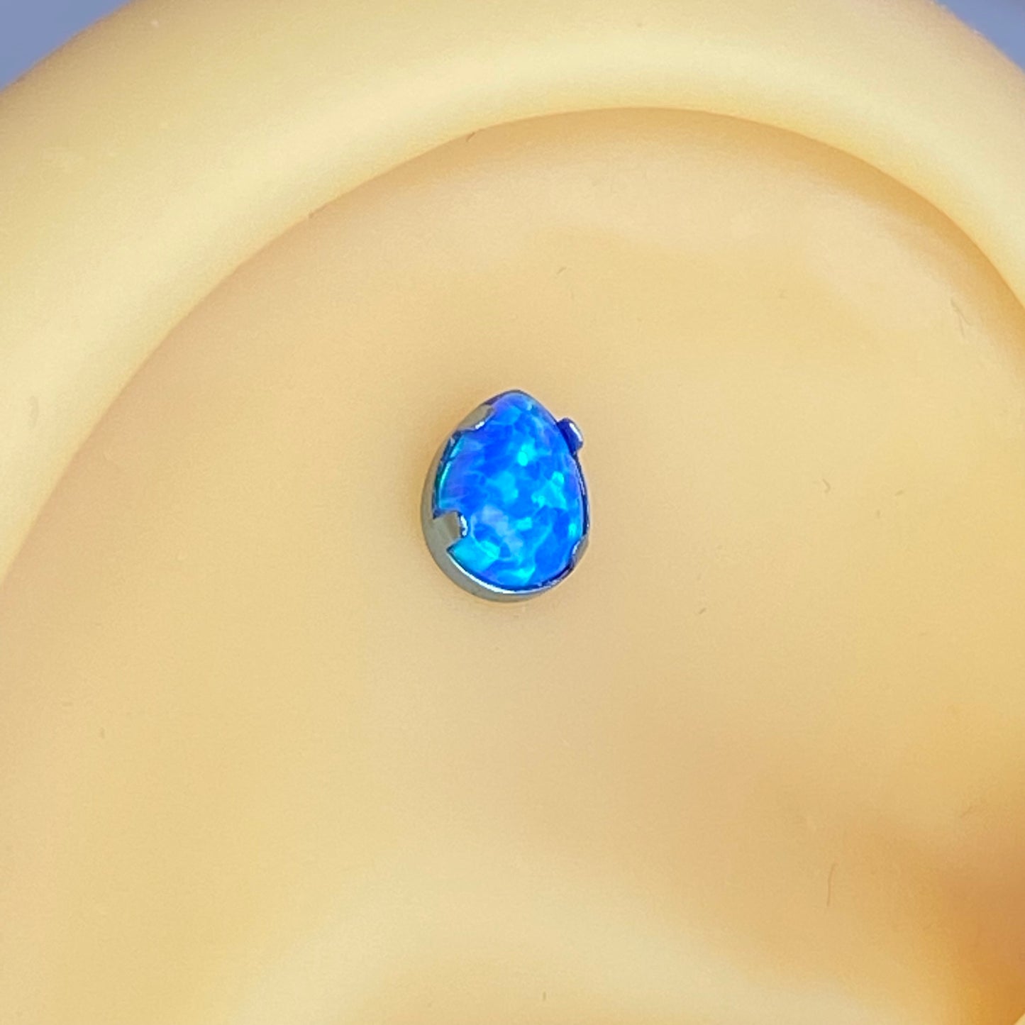 BLUE OPAL Teardrop Claw Set Gem Top Medical Grade ASTM F136 Titanium Internal Thread Labret Ear Jewellery Helix, Tragus, Cartilage, Lobe Earring