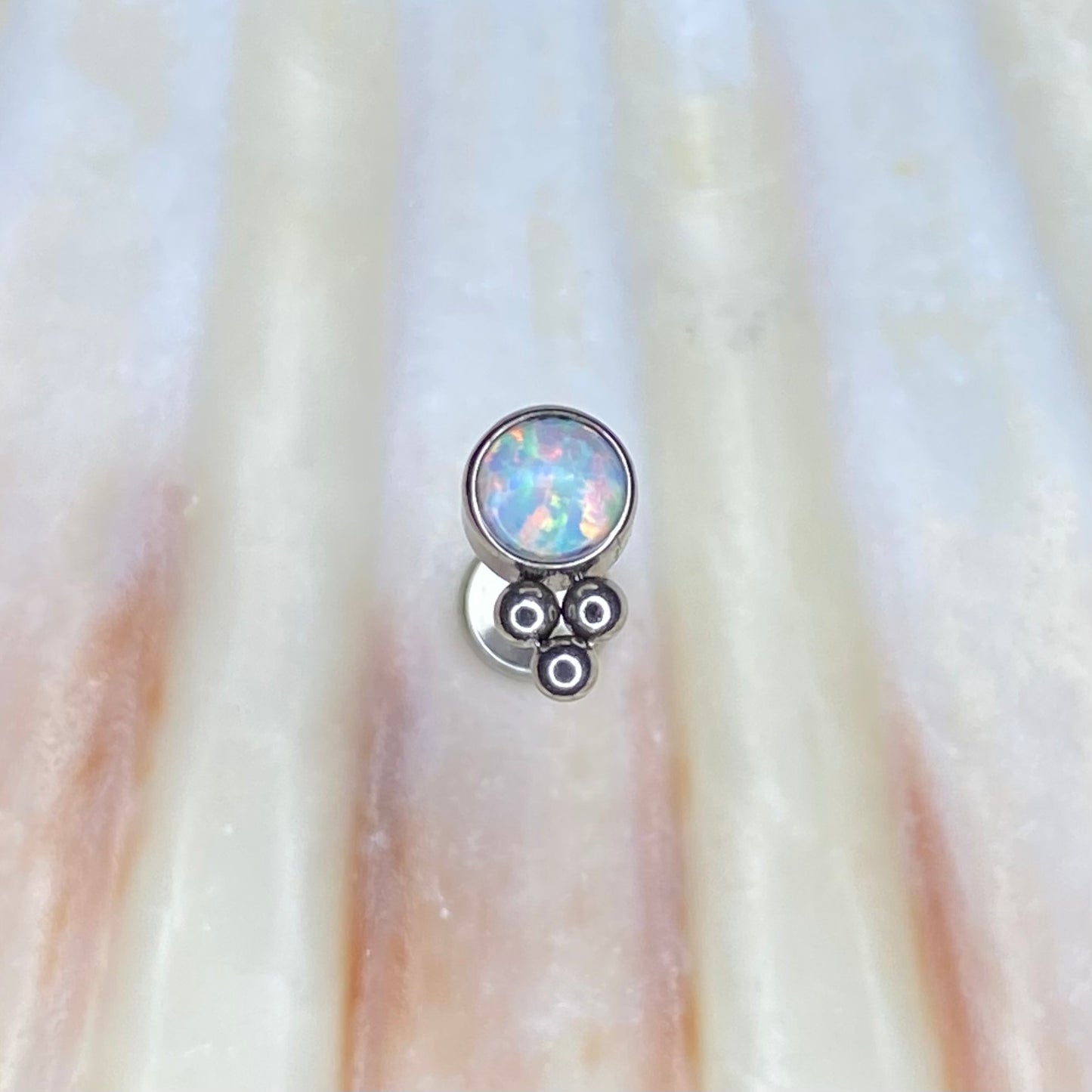 3 Beads WHITE OPAL Gem Top Medical Grade ASTM F136 Titanium Internal Thread Labret Ear Jewellery Helix Tragus Lobe Cartilage Earring 1.2x8mm