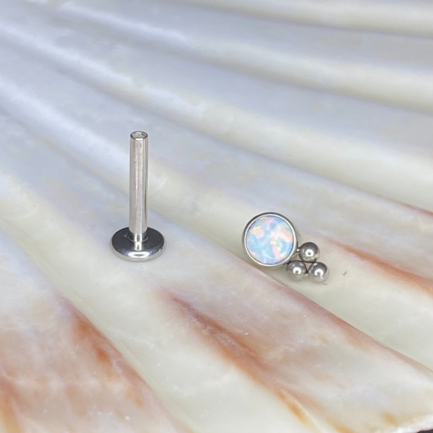 3 Beads WHITE OPAL Gem Top Medical Grade ASTM F136 Titanium Internal Thread Labret Ear Jewellery Helix Tragus Lobe Cartilage Earring 1.2x8mm