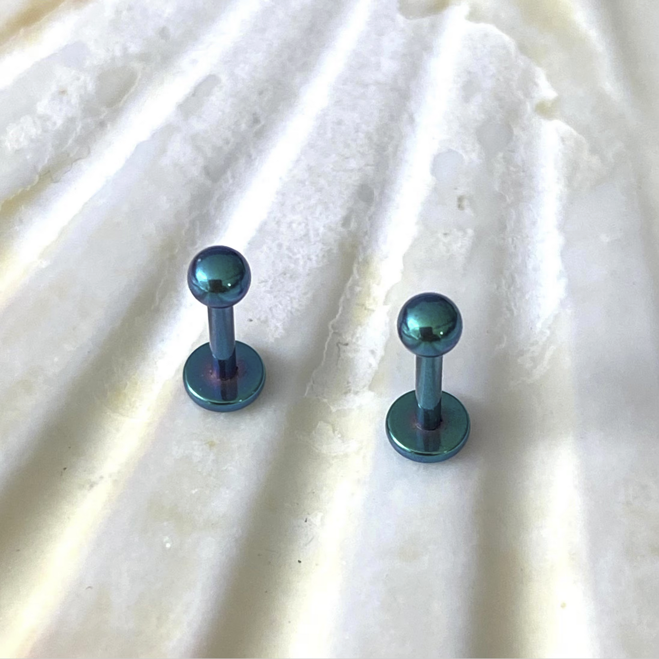 Magical Green ANODIZED Medical grade ASTM F136 titanium Internal Thread Plain Labret PAIR Tragus Helix Flat Conch