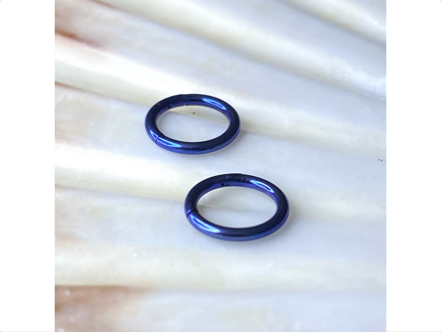 BLUE Anodized Medical Grade ASTM F-136 Titanium Hinged Ring Clicker Hoop for Cartilage Lobe Septum Daith Nose Piercing