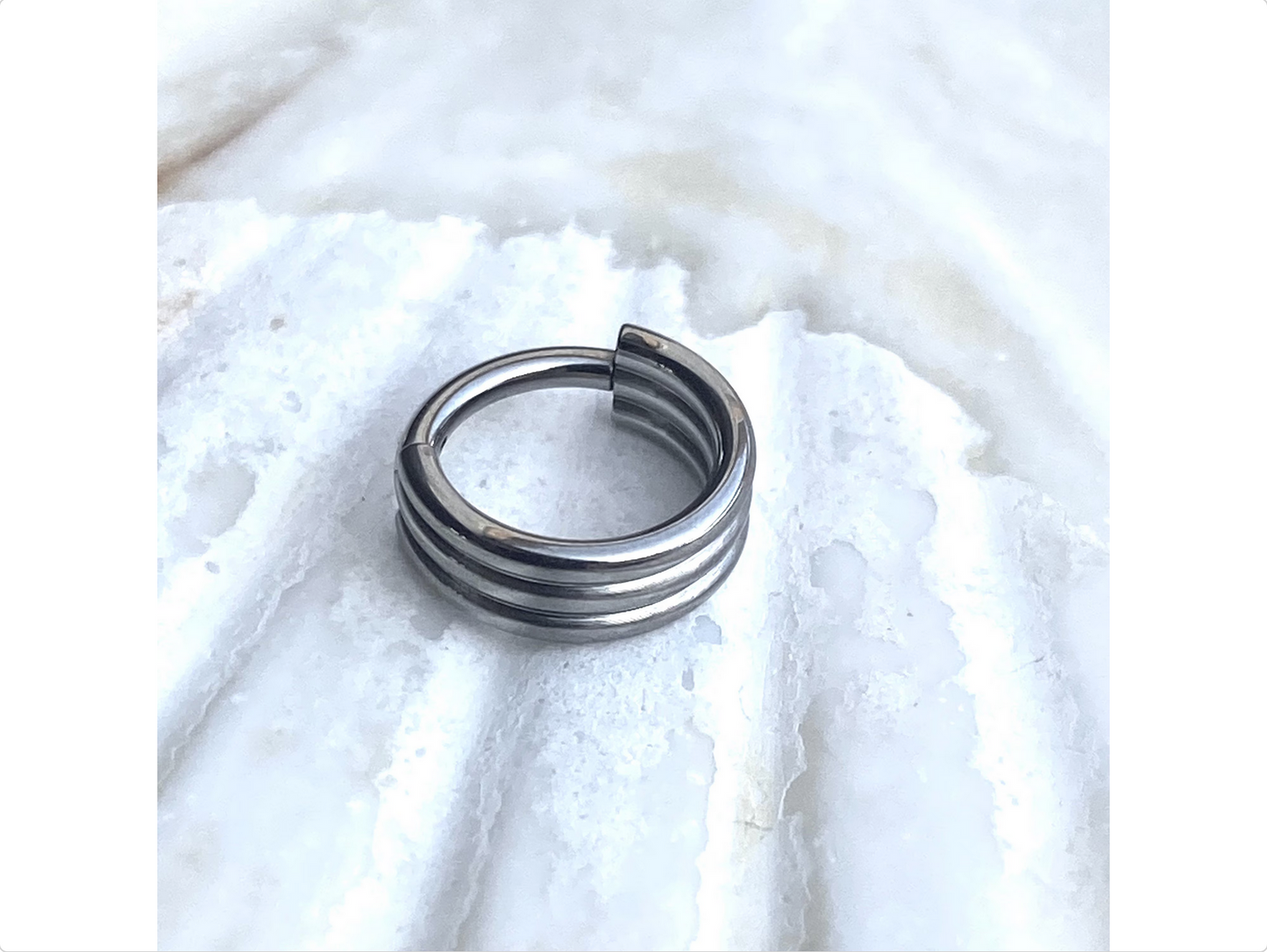 TRI - BAND Medical Grade Titanium Hinged Clicker Ring, Septum, Helix, Lobe, Tragus Piercings size: 1.2 x 6/8/10/12mm
