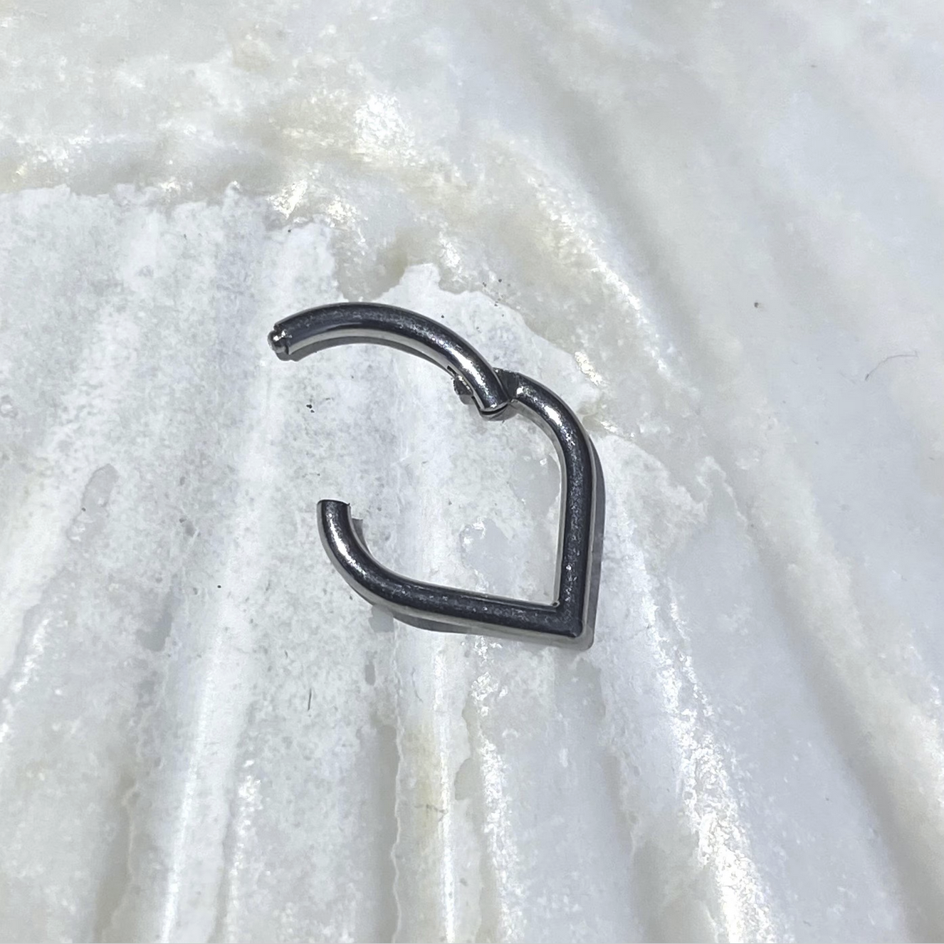 TEARDROP SHAPE Medical Grade Titanium Hinged Clicker Ring, Septum, Helix, 2nd Lobe, Tragus, Daith Piercings size: 1.2 x 8/10 mm